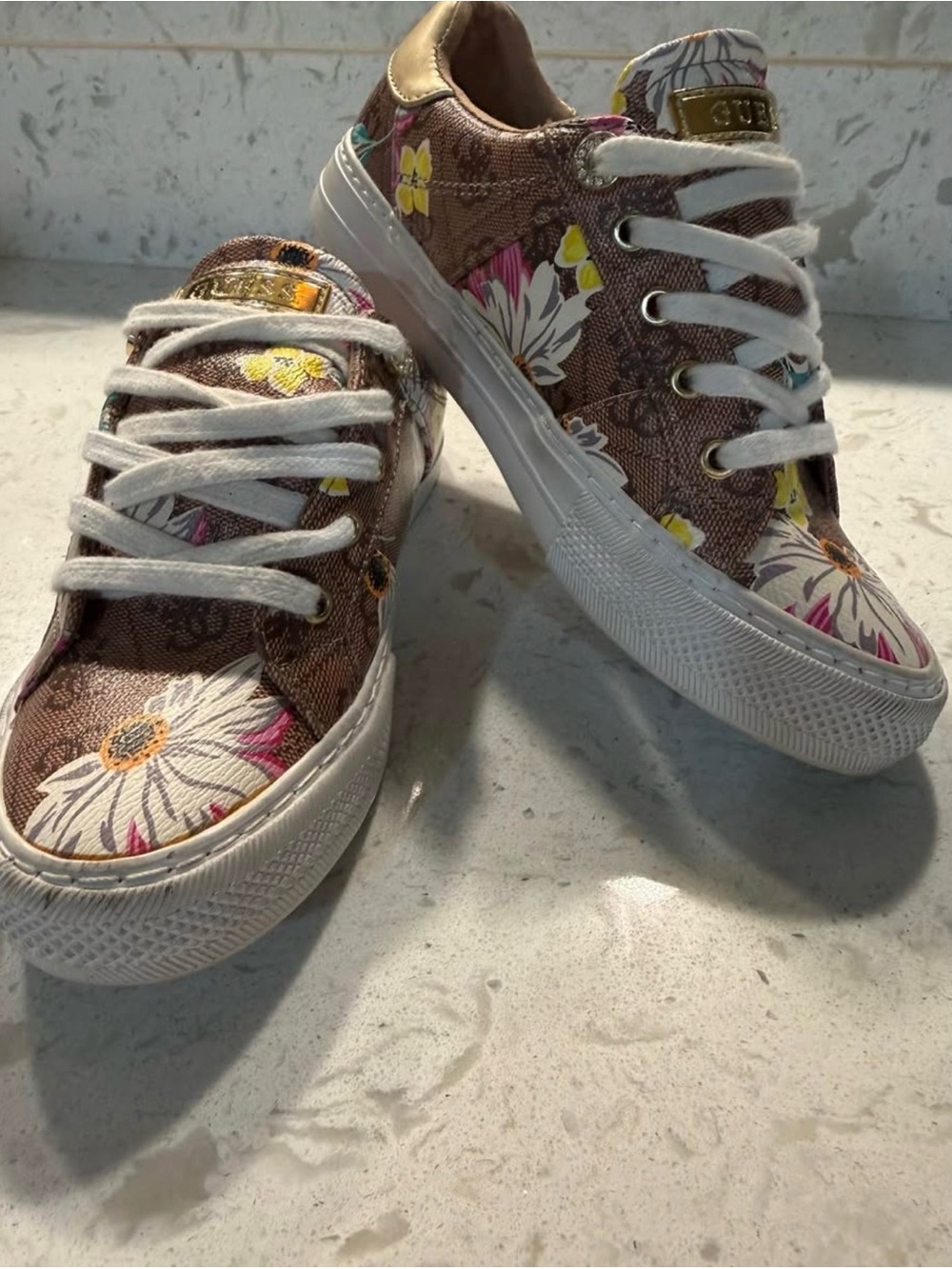 Guess tennis shoes